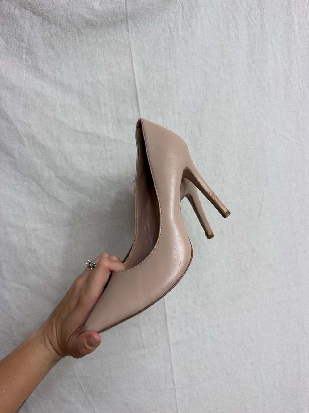 BCBGeneration Heidi Pumps Size 9.5 Nude Leather Stiletto Heels